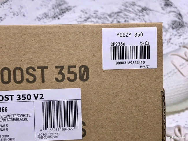 Cream CP9366 Boost White V2 350 Yeezy Adidas 0818